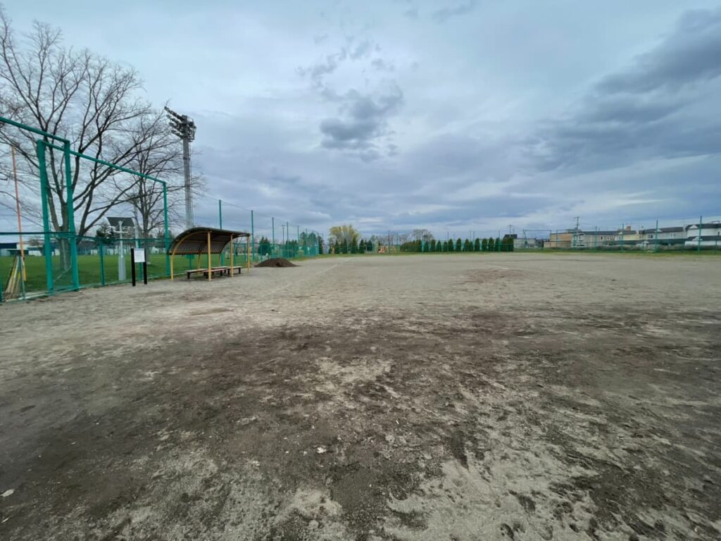 北郷公園の野球場の写真