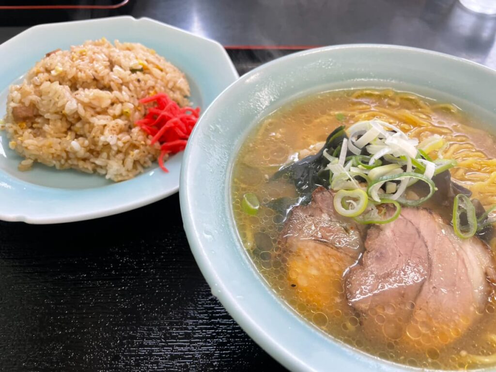 やましょうのラーメンセットの写真