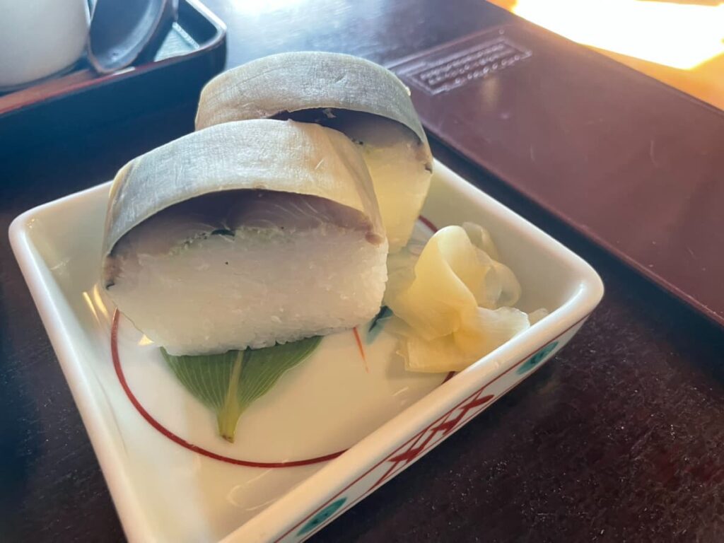 蕎傳のさば寿司の写真